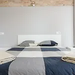 Aparteasy Mid-term Only For Vacations Stays, Atic Gracia Апартаменты Барселона