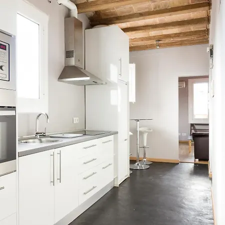 Aparteasy Mid-term Only For Vacations Stays, Atic Gracia Апартаменты *